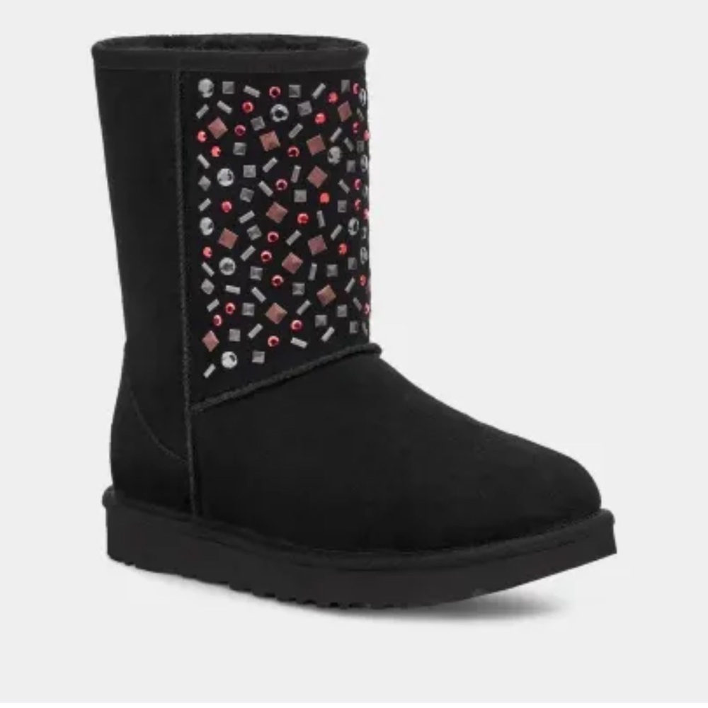 Brand New UGG Classic Short Stud II Boots Size 6 Euro 37 Black